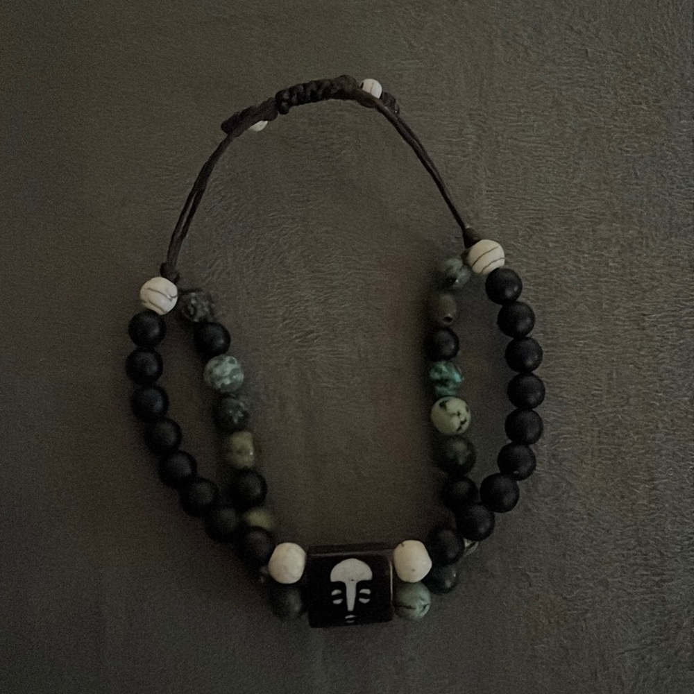 Beaded adjustable bracelet